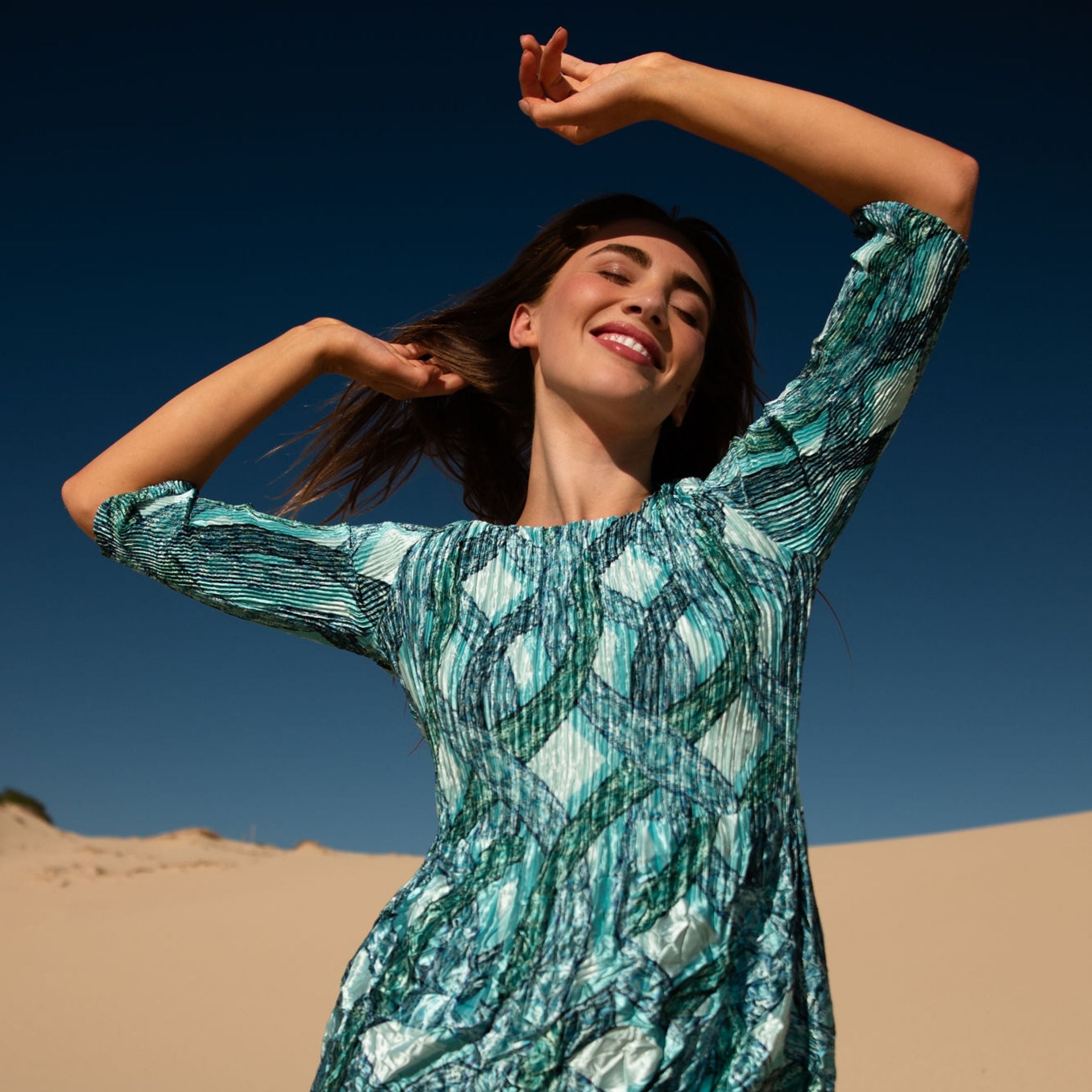 3/4 Sleeve Smash Pocket Dress - Glossy